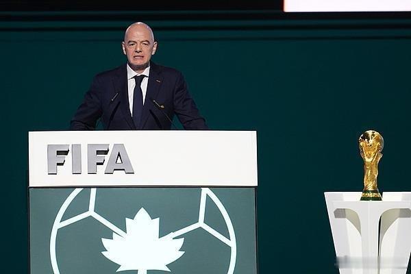 FIFA主席说可以中美合办世界杯因凡蒂诺抛出中美合办世界杯的荒唐提议，满脑子只有