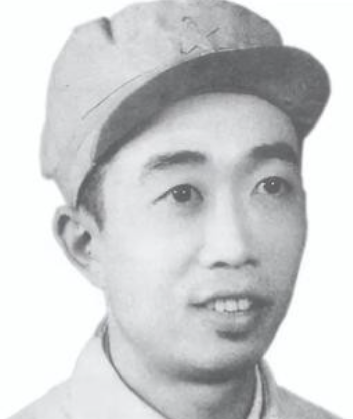 1952年，朝鲜战场上，志愿军抓获了一名间谍，搜身时，志愿军战士在间谍胸前一摸，