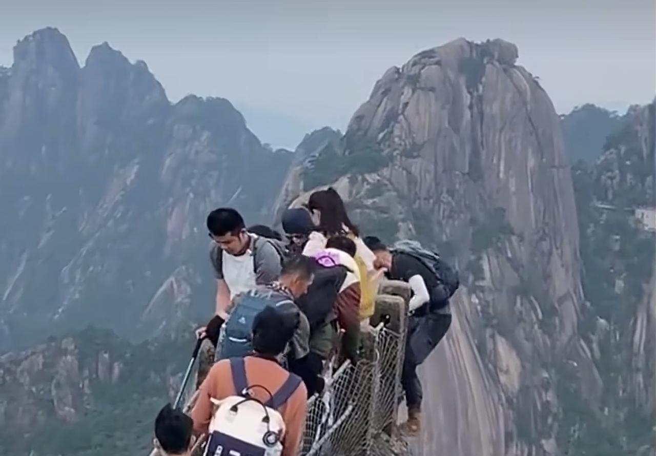 阎王把笔都拿起来了