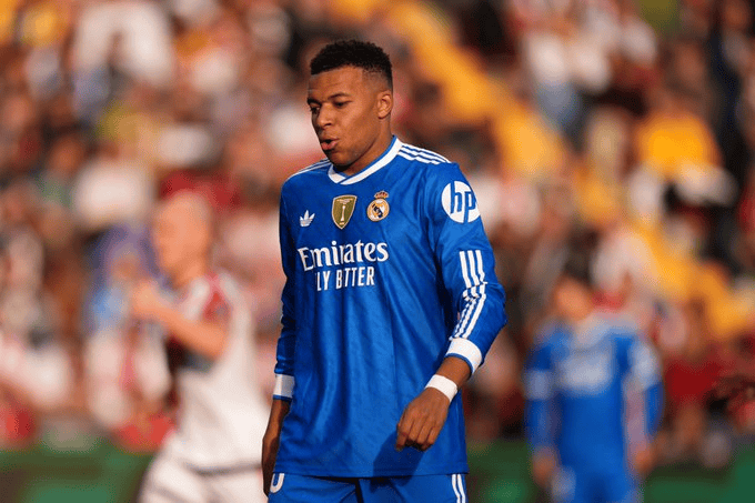 姆巴佩vs巴列卡诺数据: 1射0正, 2次关键传球, 3过人2成功