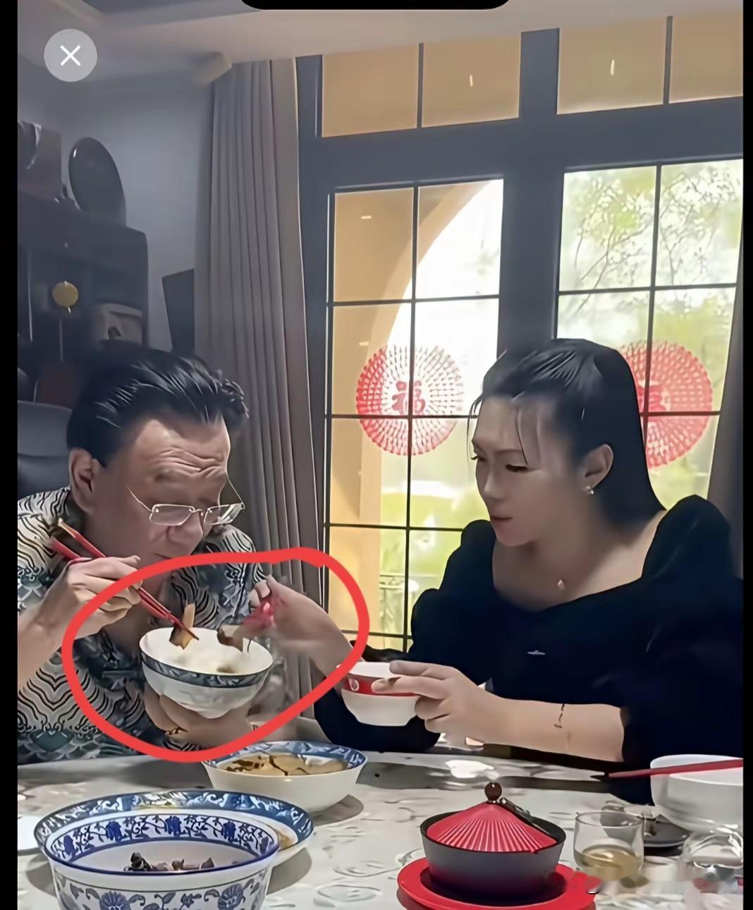 你们喜欢别人给你夹菜吗？我是超级讨厌。不管是家里人还是朋友，我都不喜欢让别人