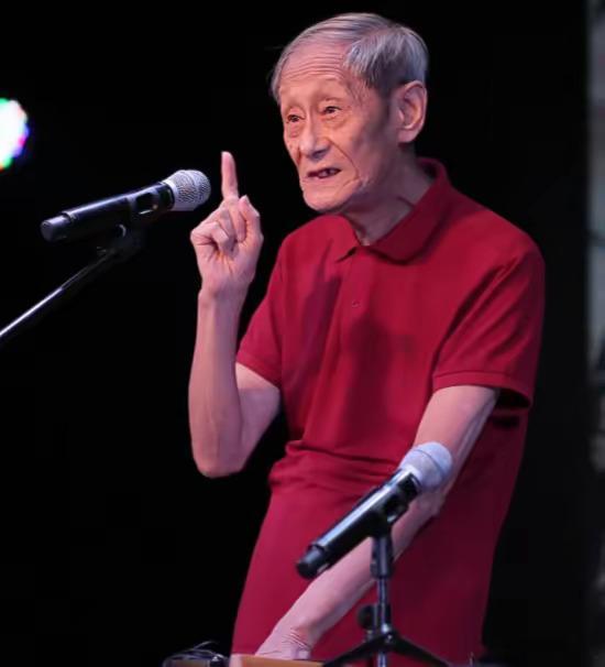 91岁的相声名家田立禾走了。他在圈内的地位比想象中还要高。虽然他不是家喻户晓的大