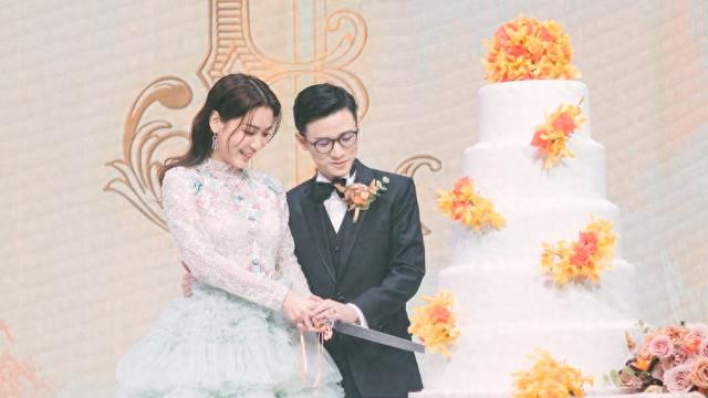 前TVB「长腿小花」婚后住3千万豪宅, 获富贵老公申请金卡随便用