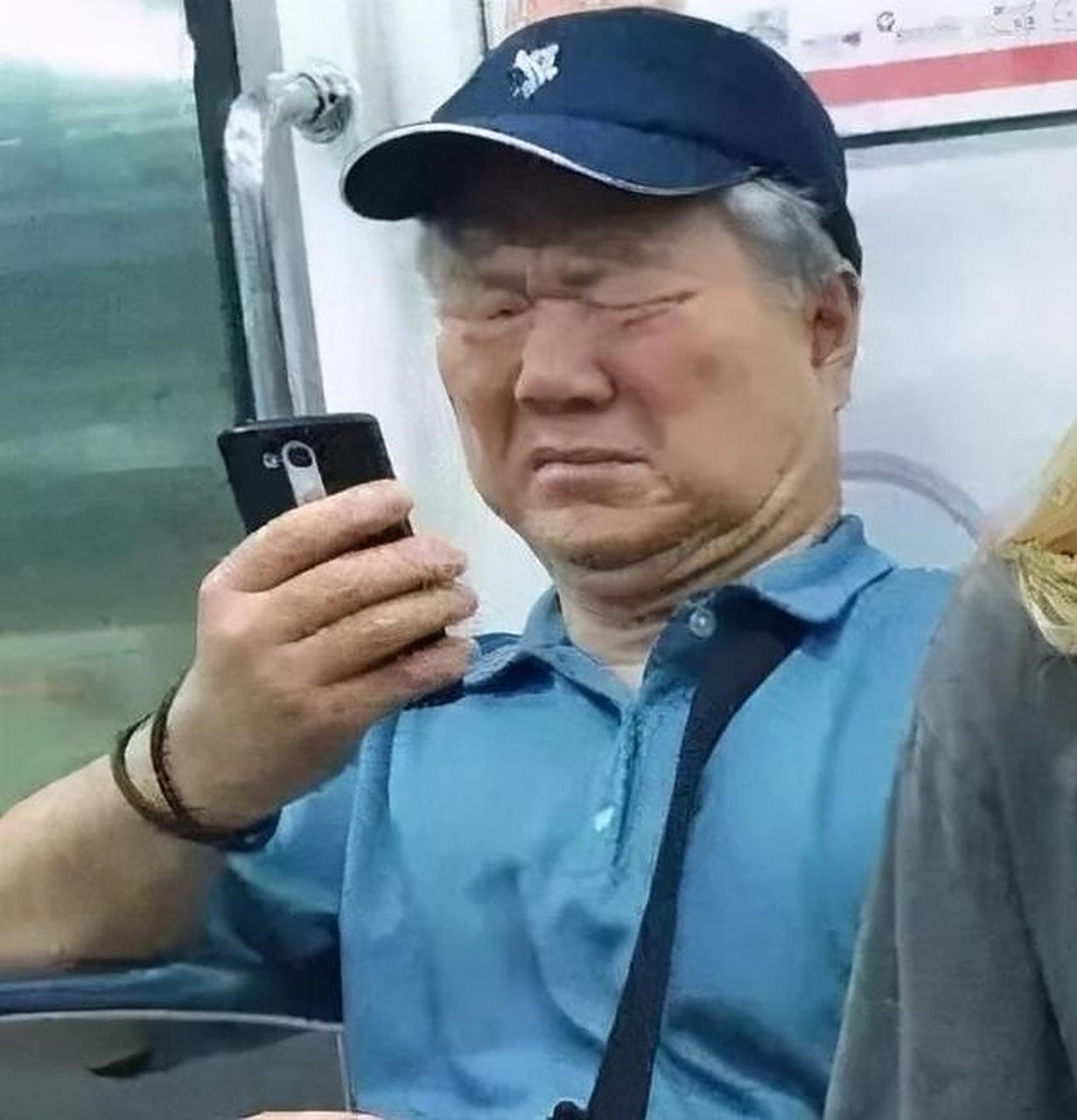 童锦程孩子妈是复旦大学毕业出门在外，身份都是自己给的。