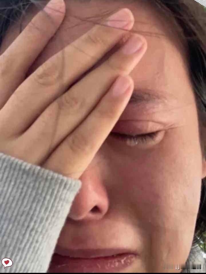 今天算是彻底被同事她妈的遭遇整得心里发寒，有些“搭伙过日子”，根本就是一场精心算