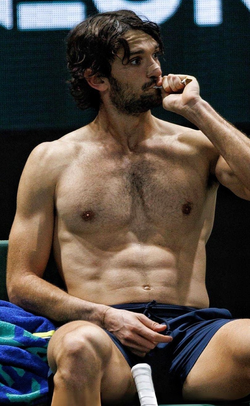 瓦舍罗这腹肌如何？网球帅哥网球talking大会网球​​​