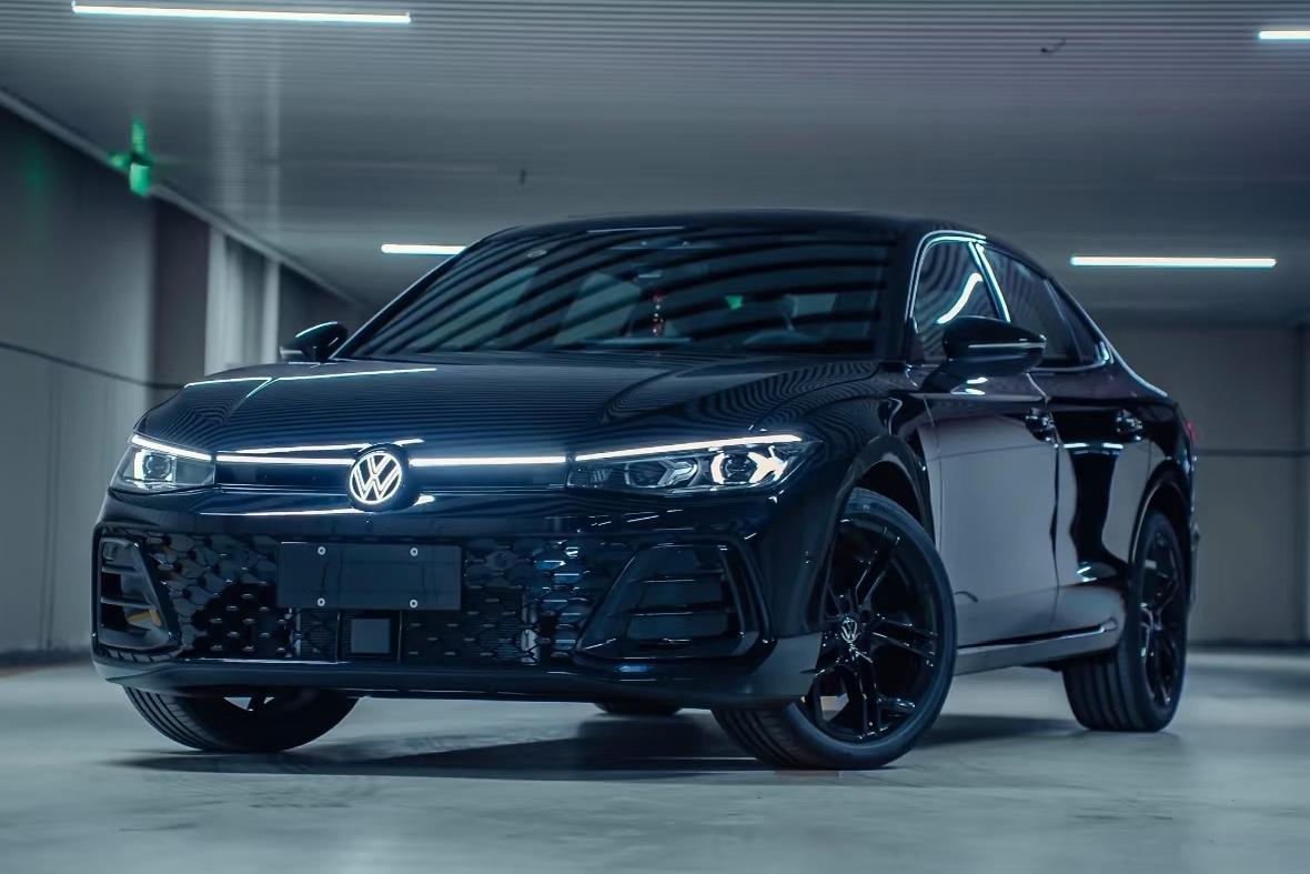 帕萨特10月销量18779辆，帕萨特11月销量19508辆，帕萨特12月销量