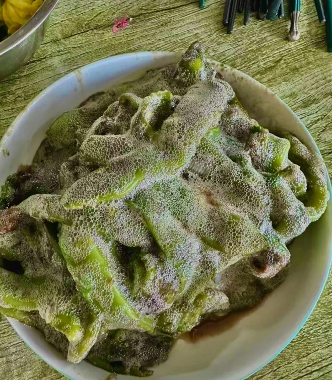 有没有东北的朋友科普一下，这是什么特色美食？