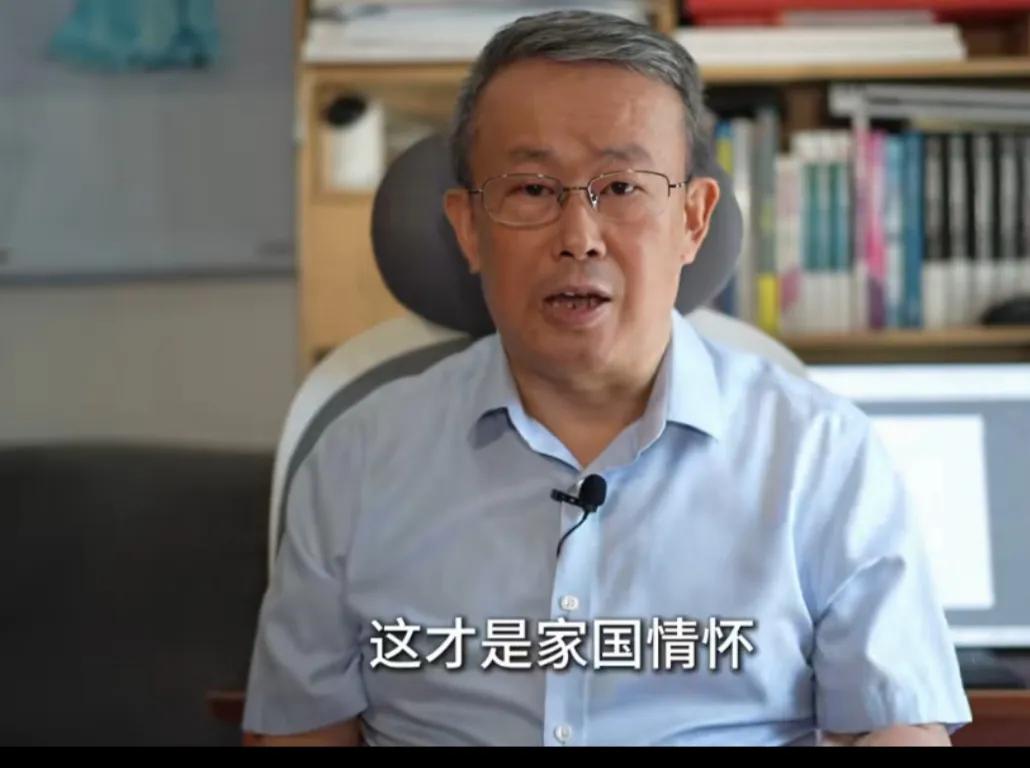 项立刚火冒三尺。8月13日，项立刚对古埃及如何加工小麦提出质疑。某网友给出了自