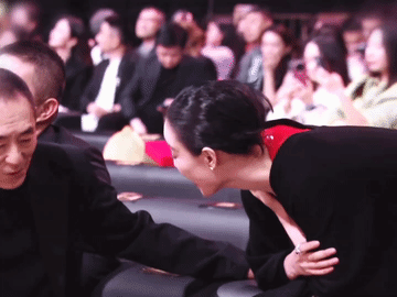 倪妮对辛芷蕾真够好的，为她引荐张艺谋不说，还直截了当要求张艺谋有戏就找辛芷蕾拍，