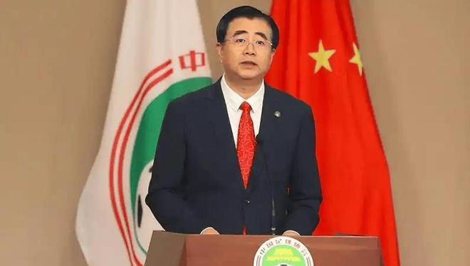中国足协主席宋凯应该主动下课，中国足协应该主动向全国人民道歉！中