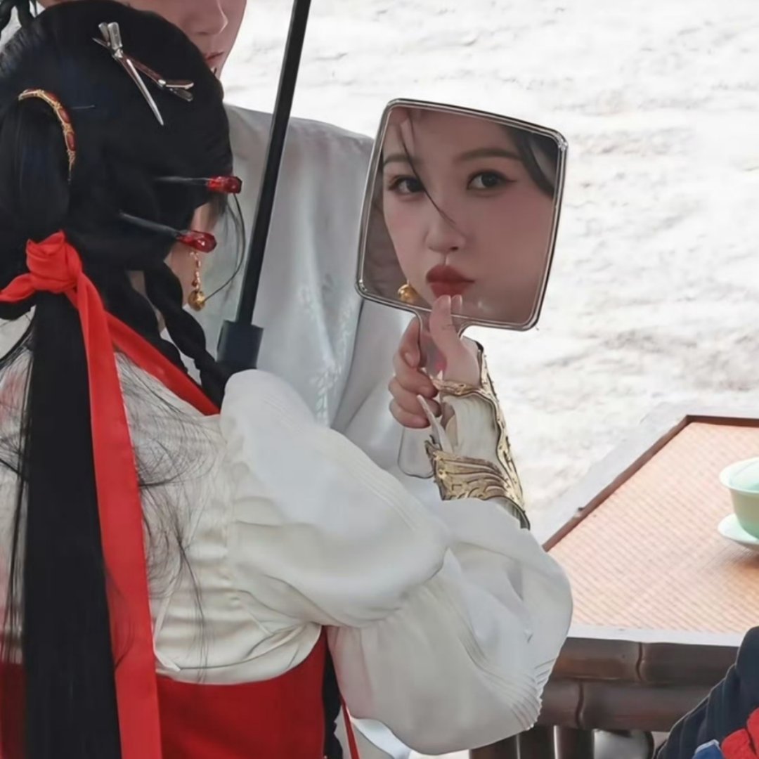 虞书欣这张路透真的太搞笑了