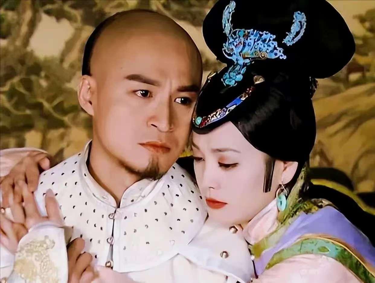 顺治七年冬天，多尔衮死在喀喇城。消息传回北京，孝庄正在慈宁宫里替小皇帝挑年货。她