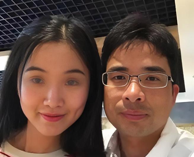 翟欣欣终于判了，一审入狱12年。翟欣欣所谓的4段婚姻都是急于离婚变现，以获取巨额
