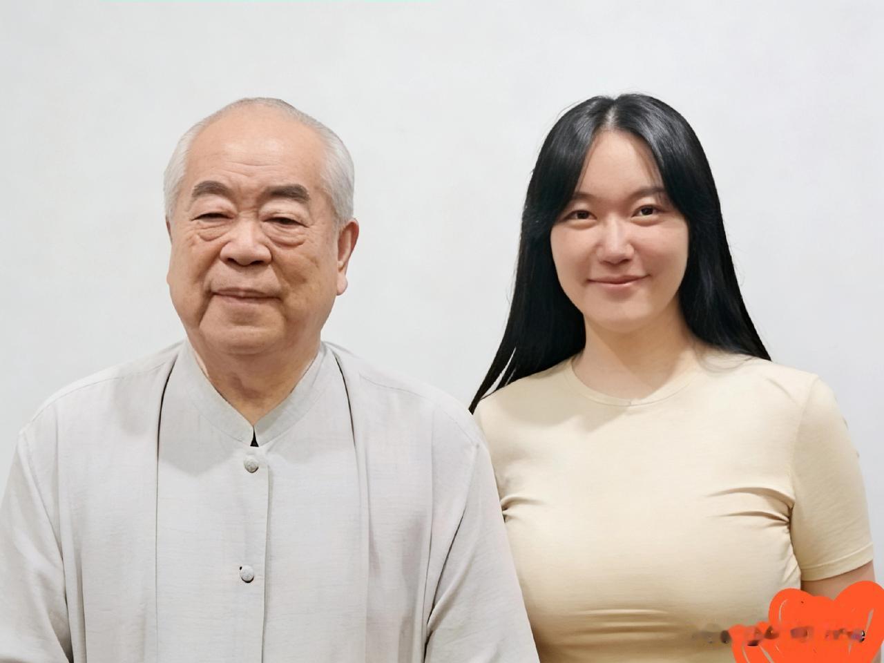 老艺术家范曾的“死穴”，是没有亲生儿子。小徐姑娘则是一剑封喉，给老范生了个