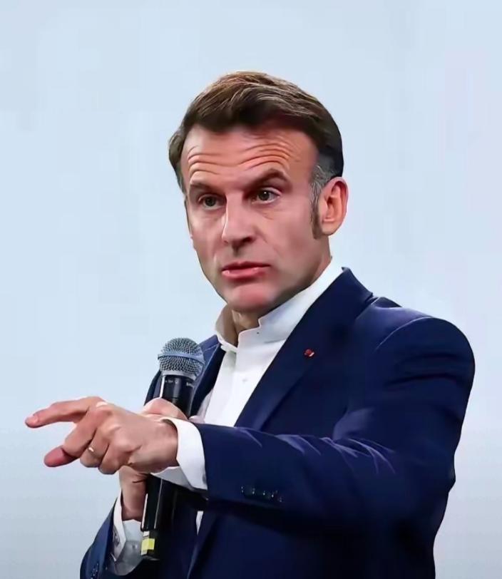 万万没想到马克龙从中国一回国态度就大变了！他在采访时警告说"中方正在试图刺穿欧洲