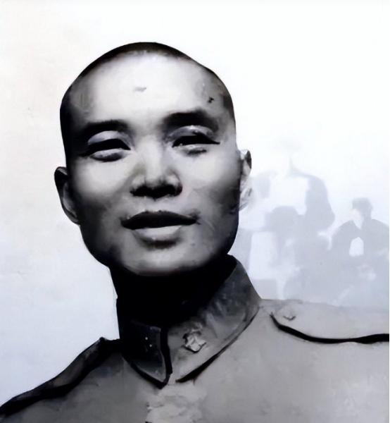 1962年，军统大特务沈醉分配到政协，月薪100元，抬头一看新领导，竟是当年被他