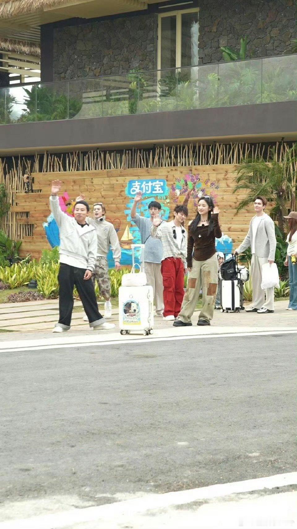 亲爱的客栈你好事做尽亲爱的客栈客栈你是真的好事做尽，承包了我所有的快乐和感动！