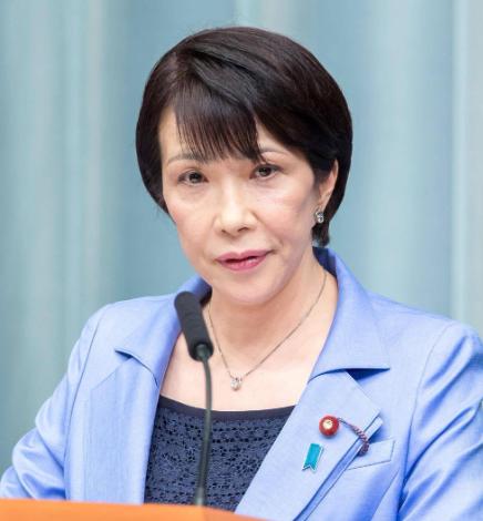 普京登择捉岛，日本又拿“北方四岛”说事，中方一句话把球踢回二战原点8月14日