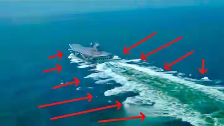 印度国产航母访问斯里兰卡，结果是一路磕头磕过去的。你说一艘航母，4万吨的大家伙