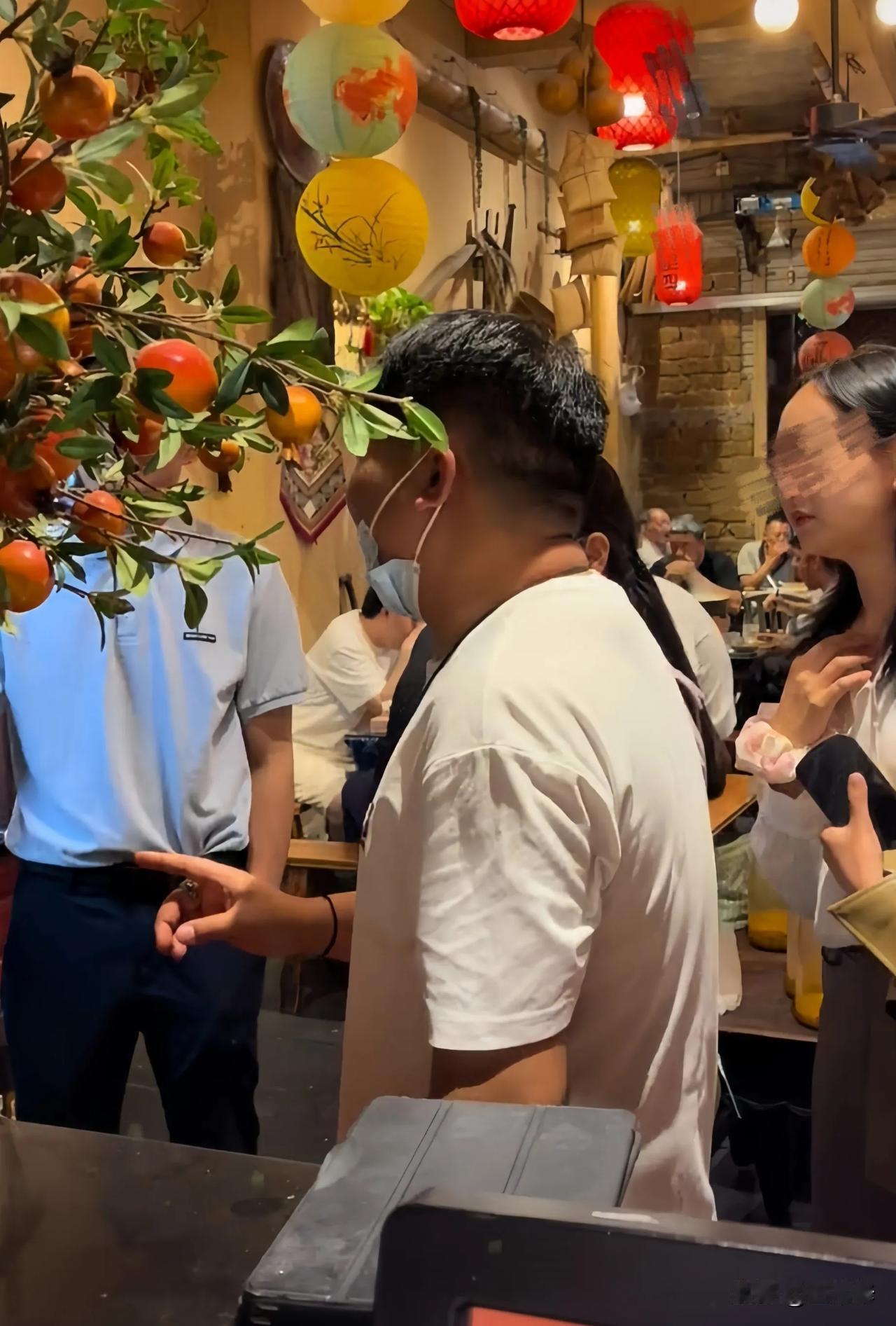 禁酒令下来了，个别餐饮店开始疯狂甩锅！有人说自从河南罗山事件之后，禁酒令影响