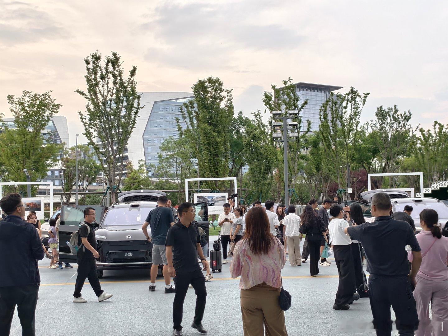 12点出门折腾到现在，终于是进来了​​​