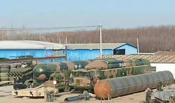 美国终于放心了？一张关于中国东风-41洲际导弹的照片传到海外后，美媒和不少军事专