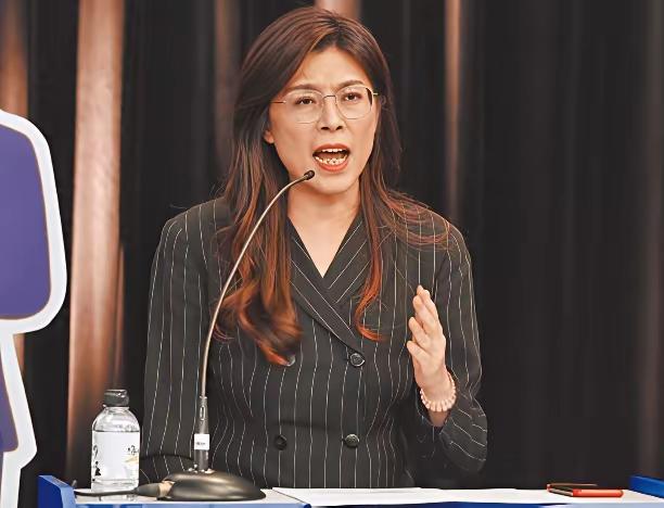 郑丽文在中常会上表示，中国国民党没有一个中国的概念，想去切割和中国的联系那还错误