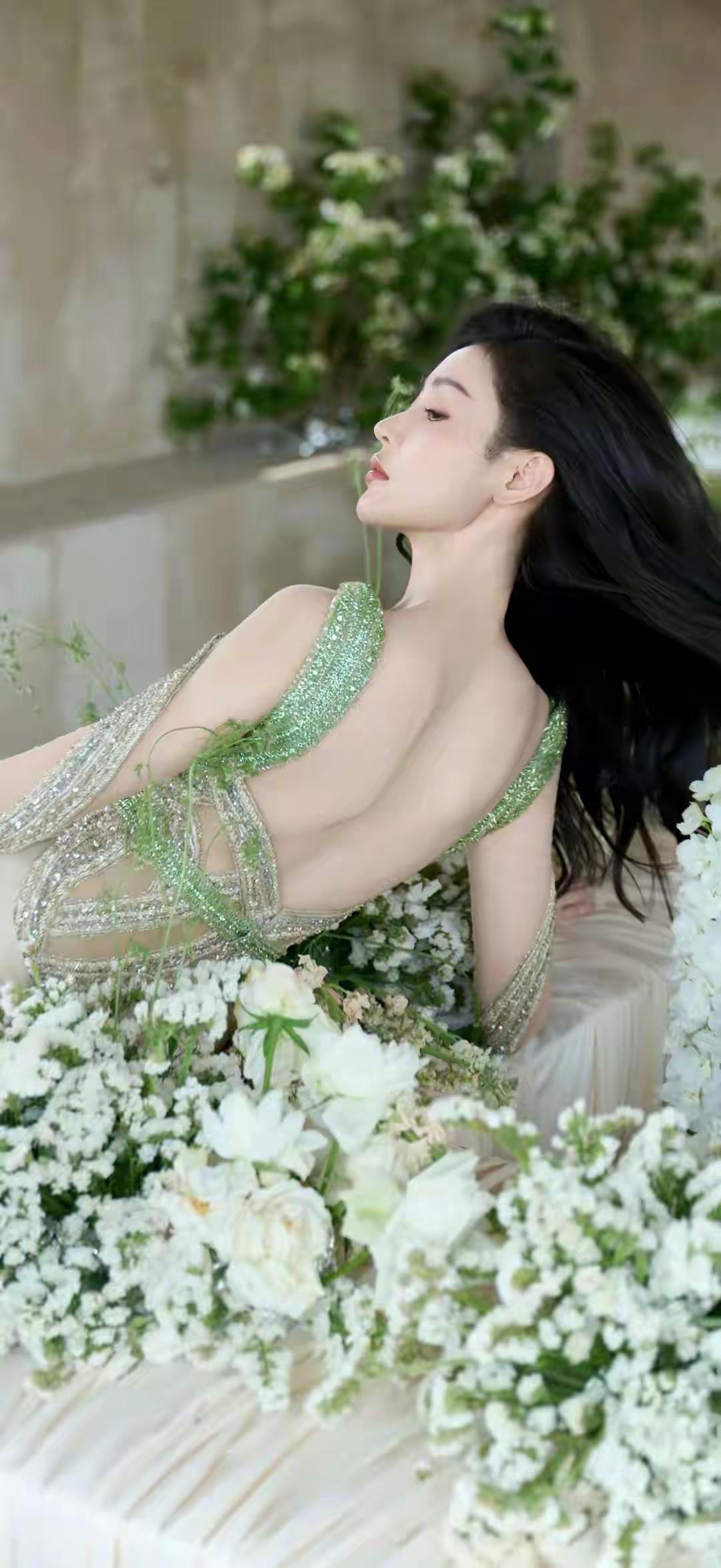 张天爱宛如跌落凡间的精灵