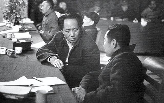 61年，毛主席和周总理大吵一架，毛主席一句话，周总理瞬间沉默彼时，国家正深陷