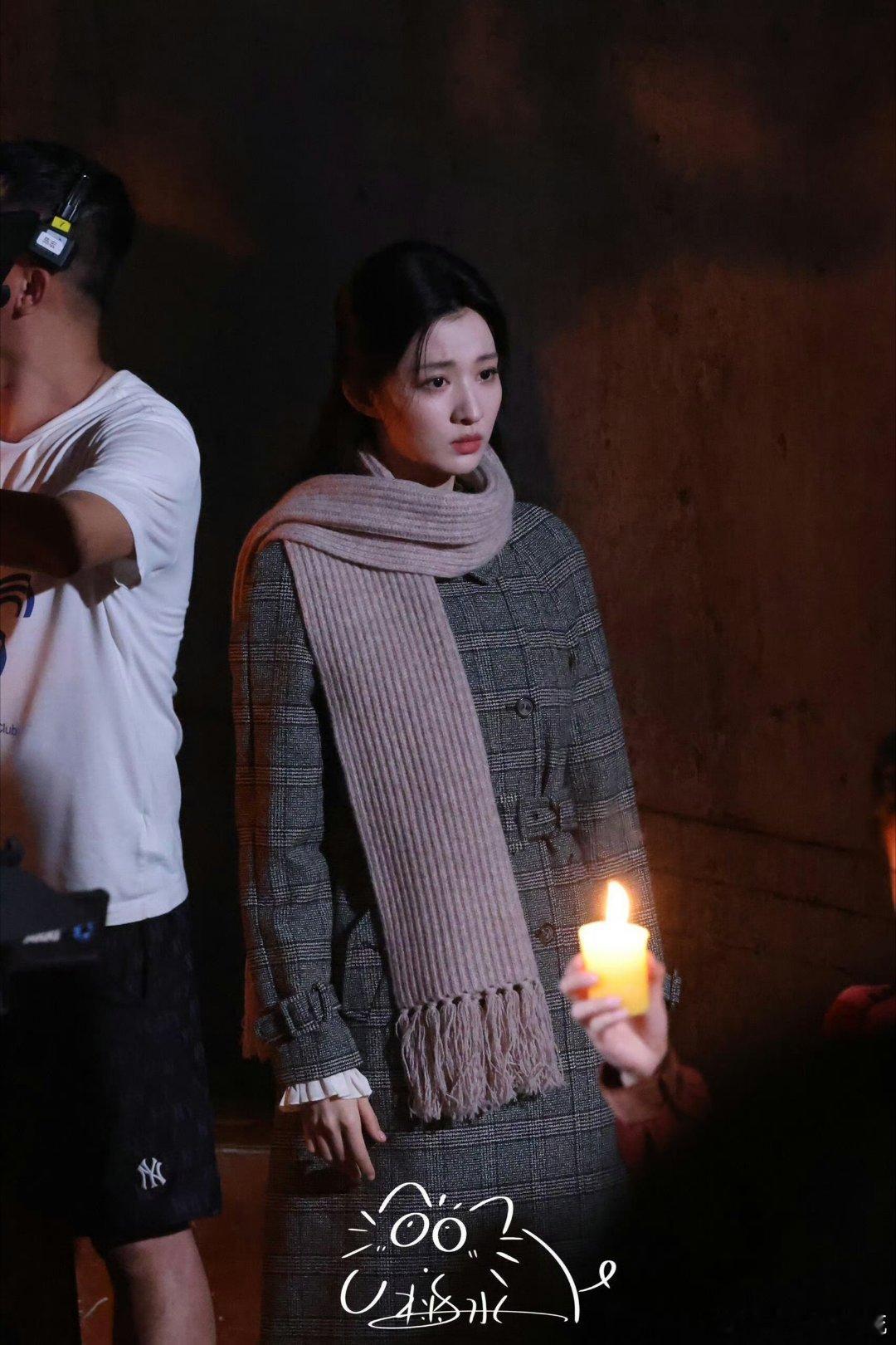 王楚然的五官明明很美，但就是给人一种命很苦的感觉，要不美女练习一下改掉皱眉的习惯