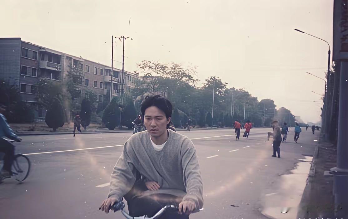 这个人怎么像一条狗？
