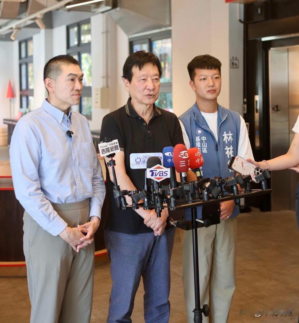 台媒体人赵少康今（27日）在脸书发文表示，中秋连续假期第三天，大家有没有把握好天