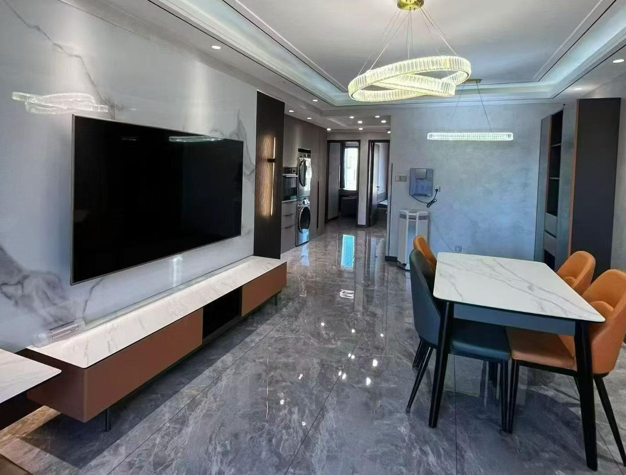 姐妹：装修翻车了[笑着哭]，这款灰色地砖毁所有啊，越看越别扭，都不想住了！我：地