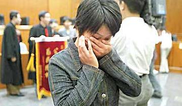 “我保护自己也错了吗！”2003年，北京，3位男子深夜强行闯入女生宿舍，殴打