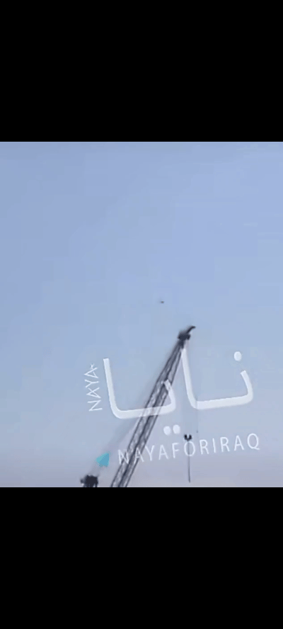 伊朗“小摩托”俯冲攻击阿曼塞拉莱港，没有受到任何拦截。再次强调一下，伊朗“见证