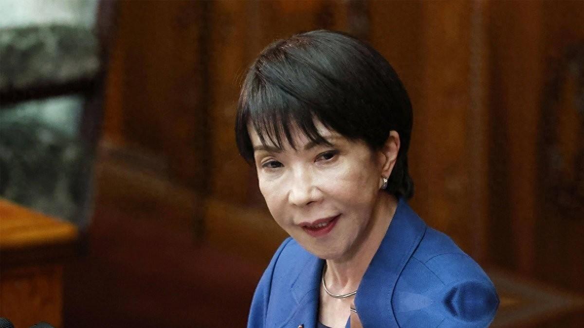 外交部刚把“靖国神社”改叫“战犯神社”，网友紧接着就提了一个更狠的问题“天皇”这