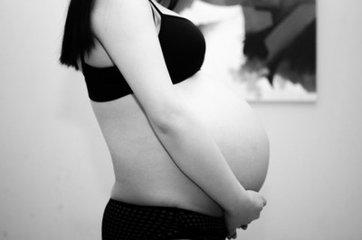 22岁孕妇孕期太随性, 孩子出生后, 所有人都被吓得脸发白