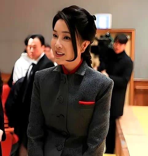 金建希的苦难真的来临了！目前尹锡悦已经被独捡组起诉了。这意味着独