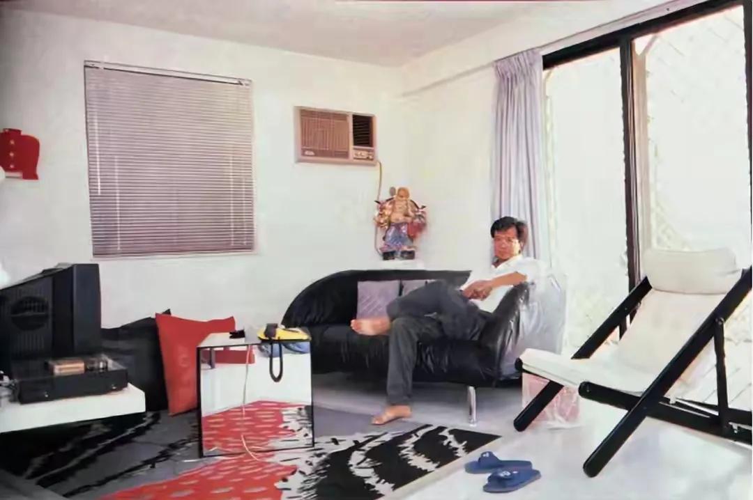 许绍雄90年代已住得起700尺别墅,名副其实的有钱人!近日,香港金牌配角许绍雄