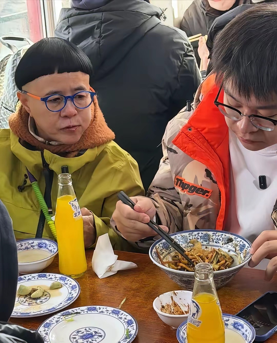 她身边没人告诉她这发型巨丑吗？