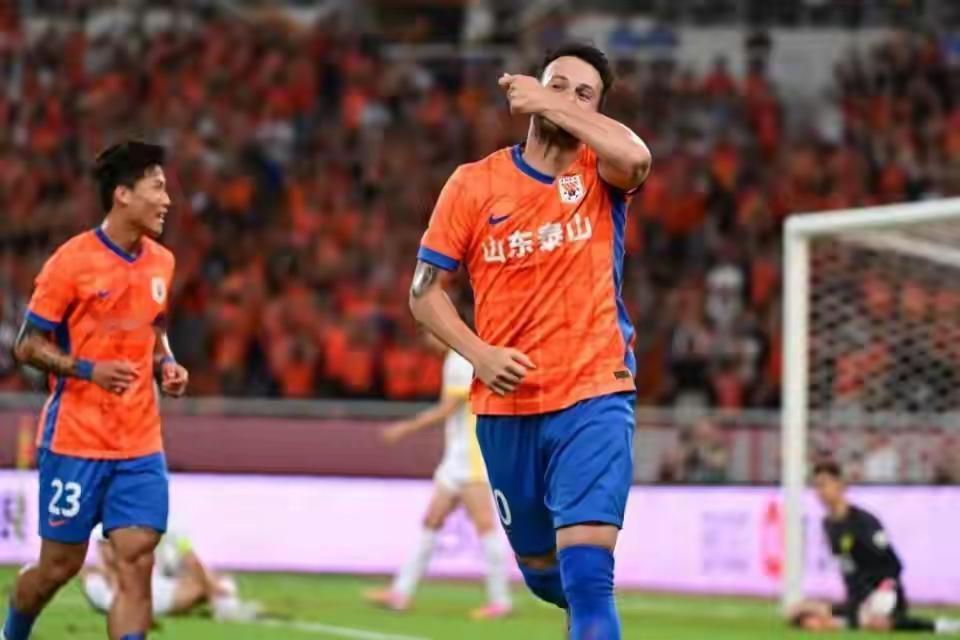 金靴之争的悬念超过了联赛冠军之争，这就是中超联赛最后一轮的结果……！北京国安