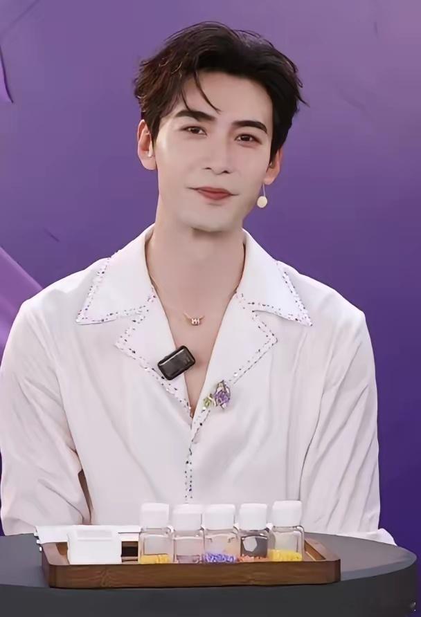 陈星旭这个男人我真的是难以启齿真是红着脸都不好意思说，他怎么就能这么真实。直播主