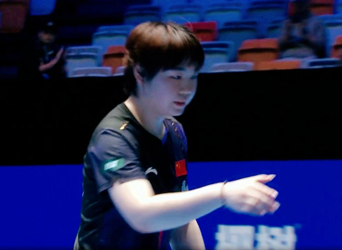 我去！蒯曼打的这么快，我还在看孙颖莎和陈熠呢，一转眼，蒯曼4:1送到走了长崎
