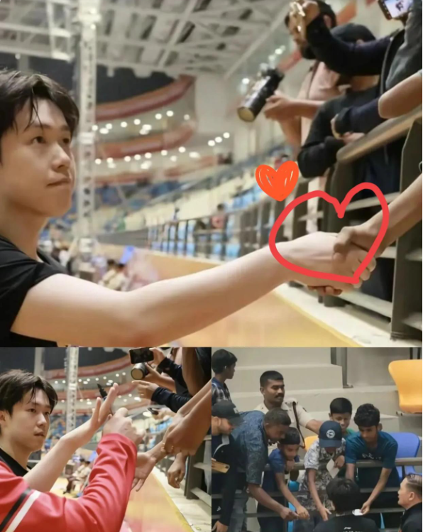 王楚钦赛后绕开队友冲向看台！蹲给印度男孩签名，“Peace&Love”写满温柔