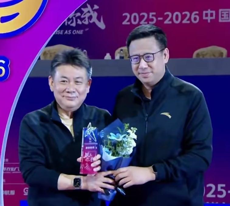 “小诸葛”蔡斌终于功德圆满了，今年不仅带领上海女排拿到联赛冠军，还圆了自己多年的