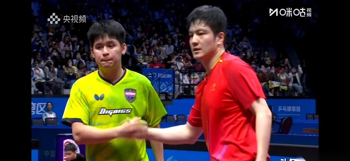 刚看完球，刷了下评论区，给我气笑了。拿20岁的樊振东，去踩今天20岁的林诗栋？