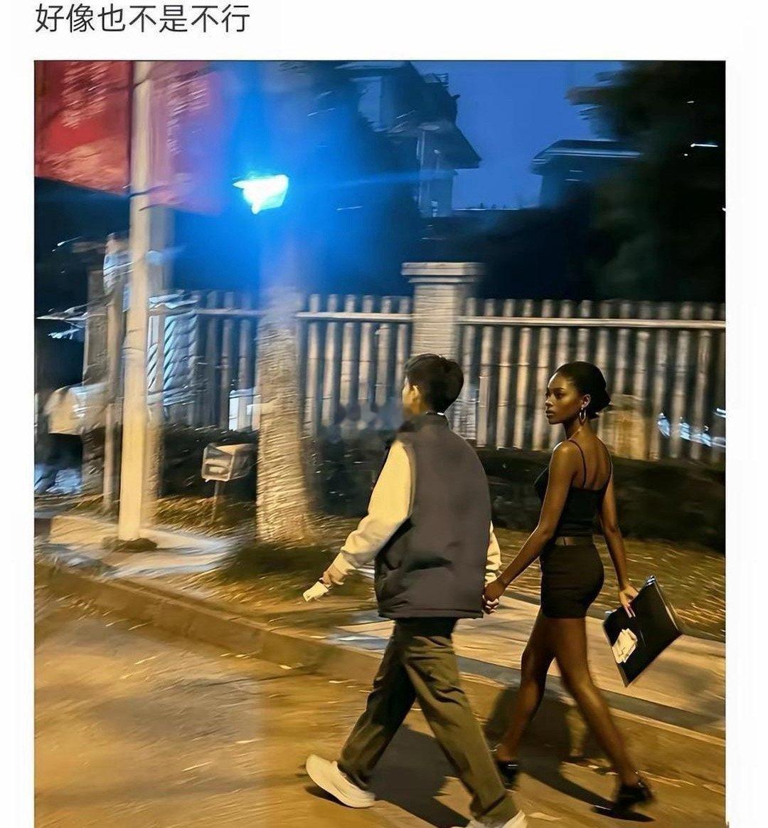 虽然是黑人但是五官确实美