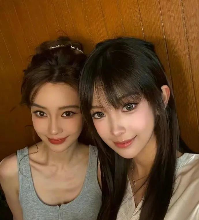 Angelababy最新合影释出！镜头下状态绝佳，妆容精致气质在线，颜值依旧能打