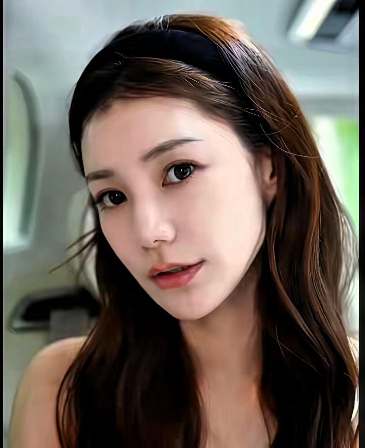 同样是分享亲子日常，马筱梅一组牛仔套装的母子同框画面放出之后，评论区却出现不一样